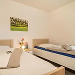 Haus Afaldra Apartamento *
